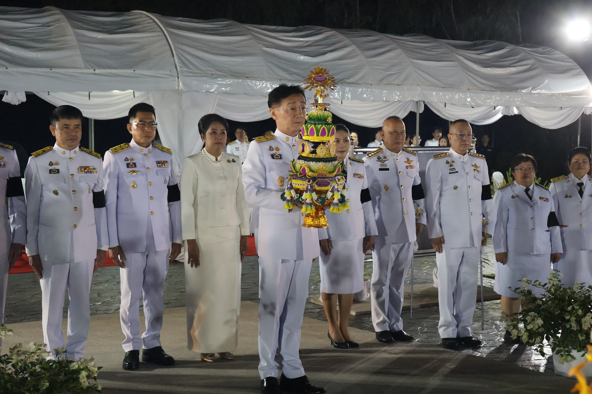 title - ส.ป.ก.ยโสธร ร่วมประกอบพิธีอัญเชิญพุ่มดอกบัวประดิษฐ์พระราชทาน  ถวายสักการะพระศรีมหาโพธิทศมราชบพิตร เนื่องในวันวิสาขบูชา ประจำปี 2569